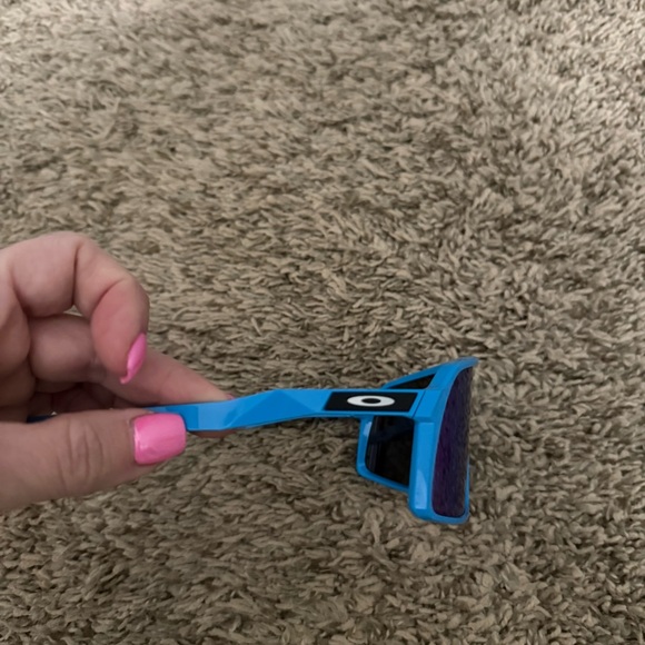 Oakley Sutro Sunglasses Blue - Picture 4 of 8